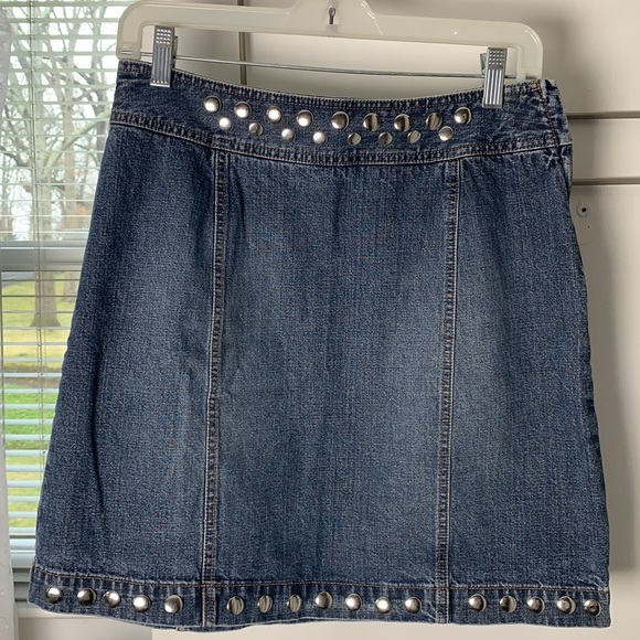 London Chic Vibe - Studs and Denim! - Picture 2 of 5